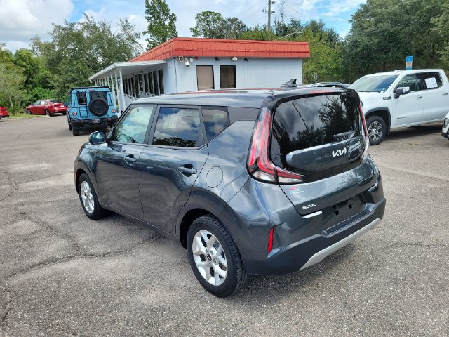 Used 2024 Kia Soul LX w/ Option Group 015 FWD image 3