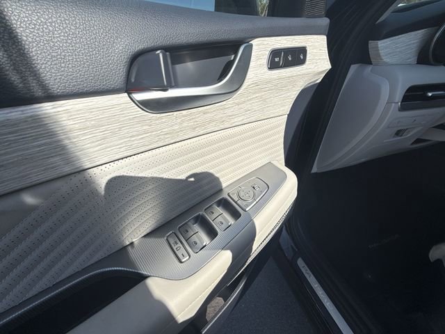 Used 2025 Hyundai Palisade Calligraphy image 13