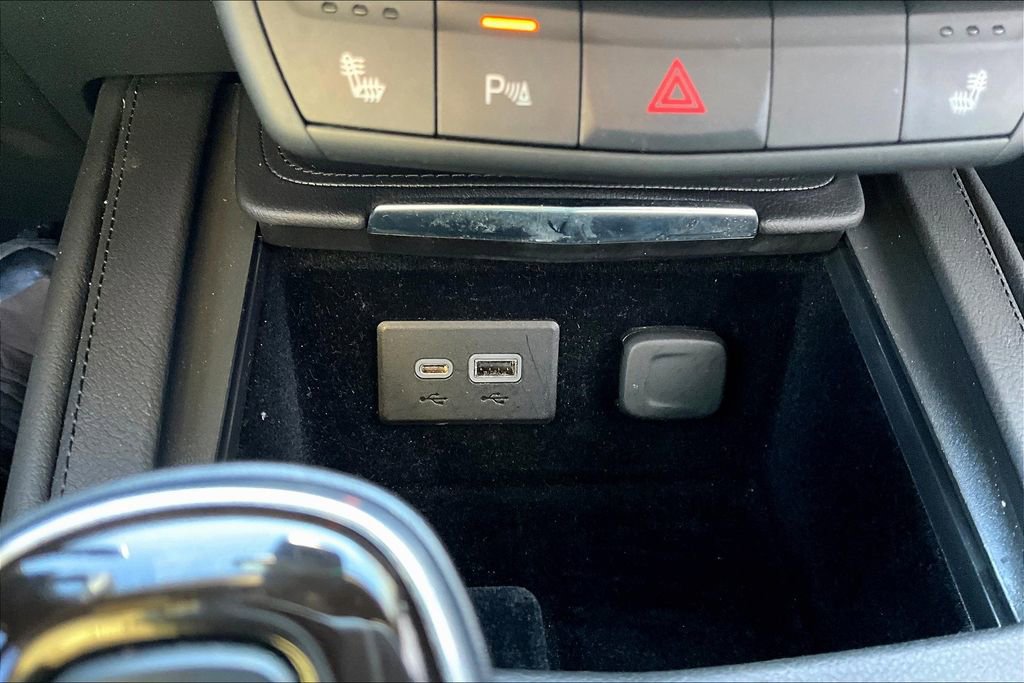 Used 2021 Cadillac XT4 Luxury image 16