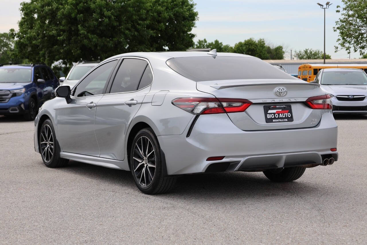 Used 2022 Toyota Camry SE AWD/4WD image 11