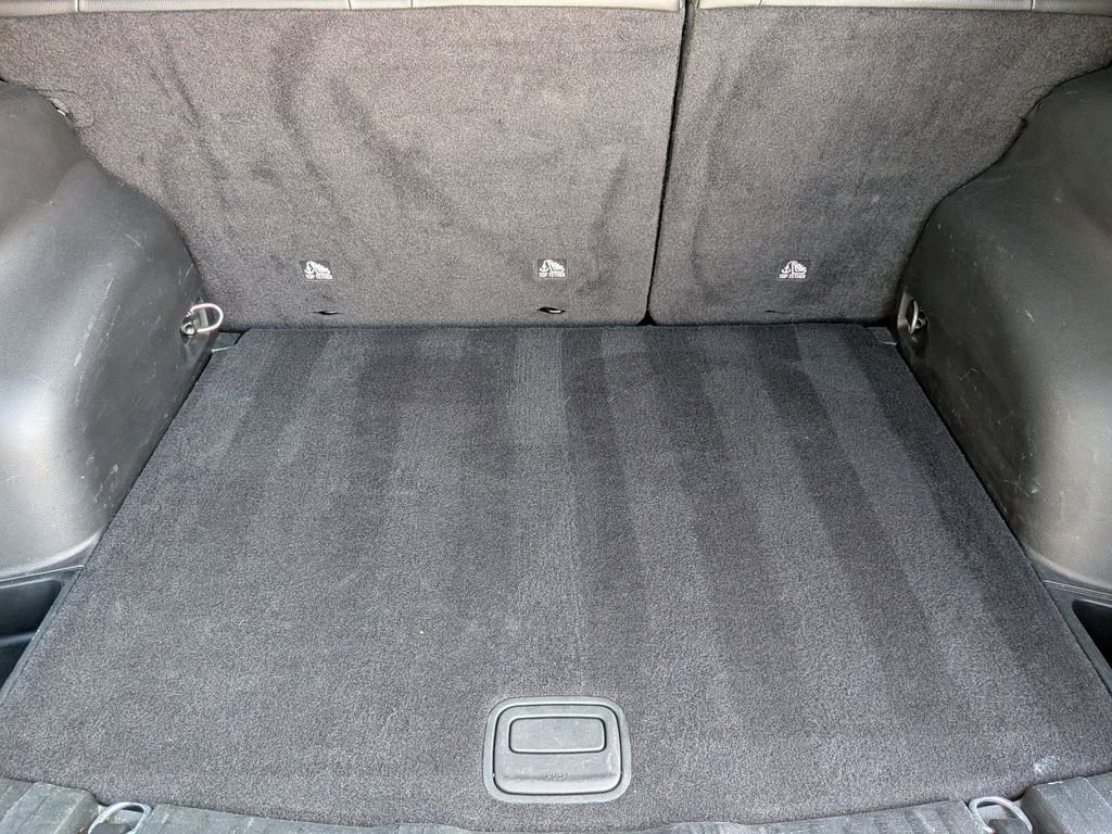 Used 2025 Jeep Compass Limited image 28