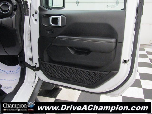 Used 2021 Jeep Wrangler Unlimited Sahara image 39