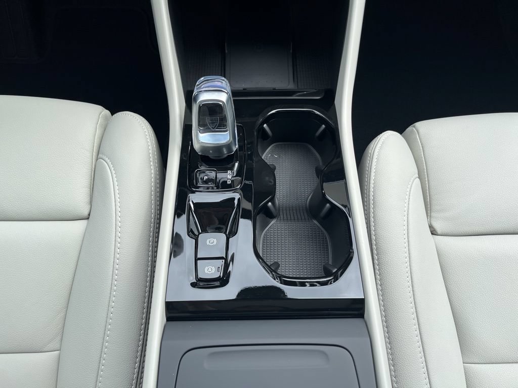 New 2026 Volvo XC40 B5 Plus w/ Protection Package Premier AWD/4WD image 23