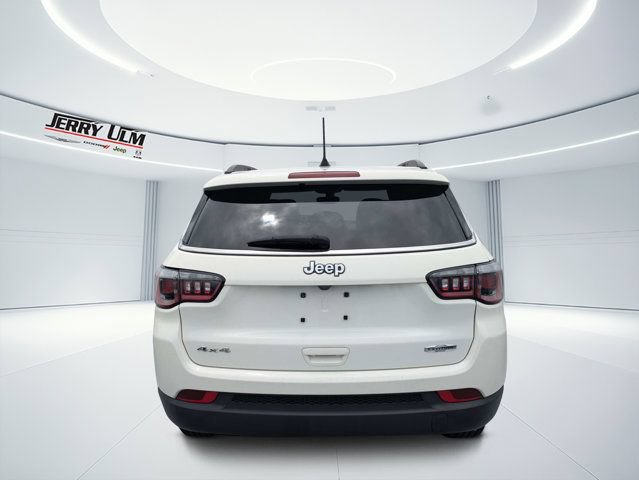 Certified 2019 Jeep Compass Latitude w/ Popular Equipment Group AWD/4WD image 4