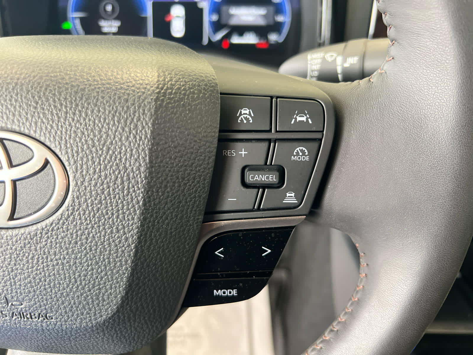 Used 2025 Toyota Camry XLE FWD image 21