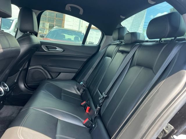 Used 2017 Alfa Romeo Giulia w/ Sport Appearance Package RWD image 17