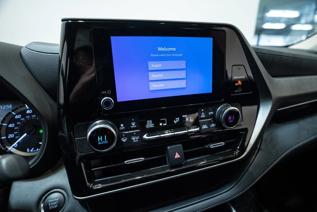 Certified 2025 Toyota Highlander LE image 23