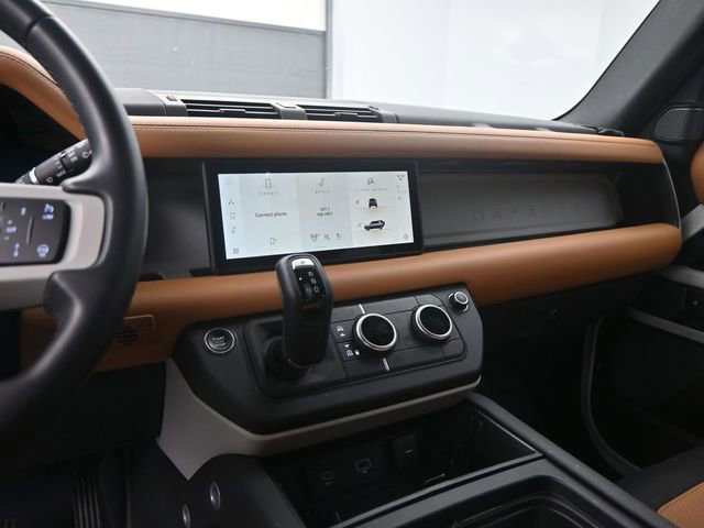 Used 2024 Land Rover Defender 110 X-Dynamic SE image 11