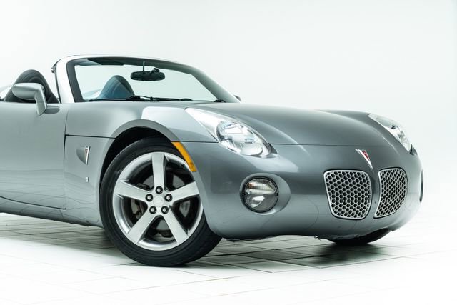 Used 2007 Pontiac Solstice Convertible w/ Premium Package RWD image 4