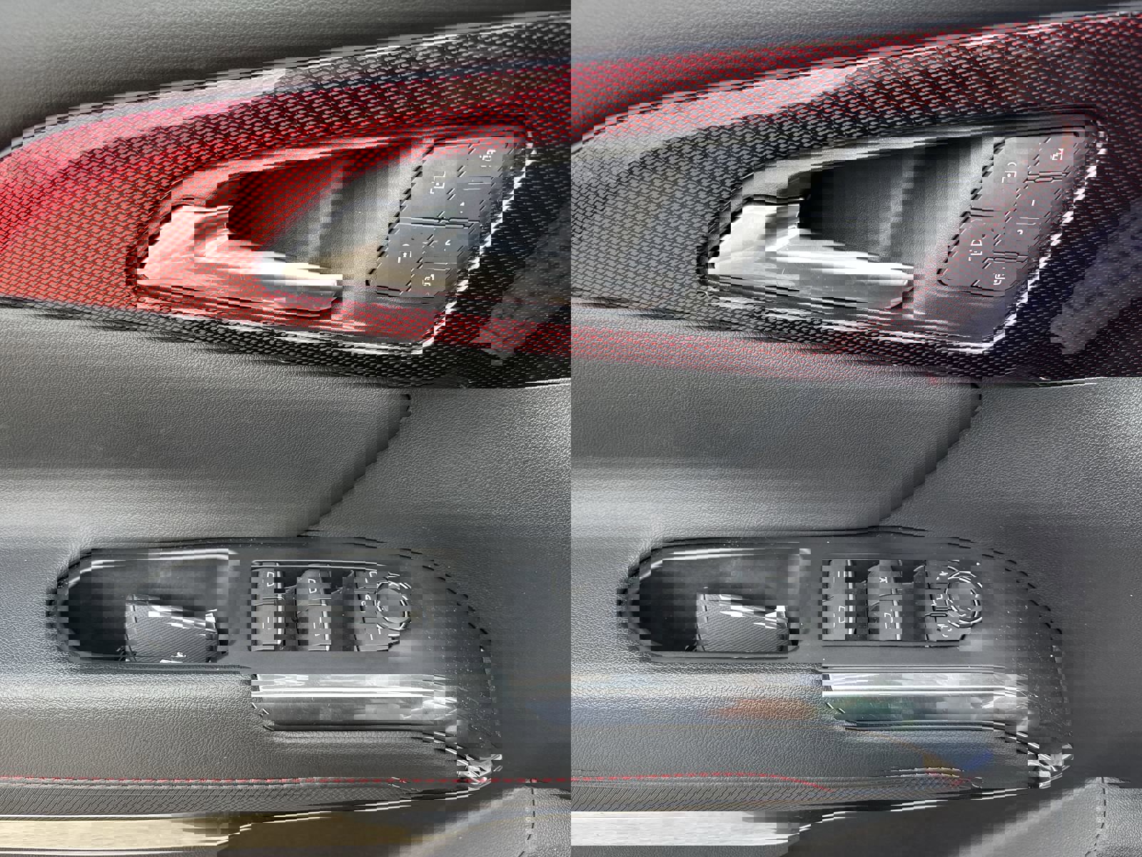 Used 2024 Chevrolet Traverse RS image 16