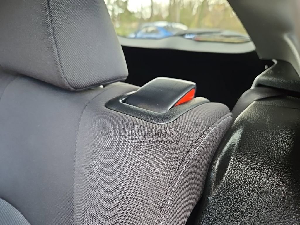 Used 2021 Toyota Venza LE image 39