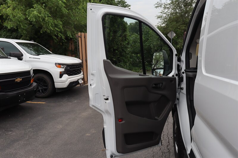 Used 2025 Ford Transit 150 Low Roof RWD image 16