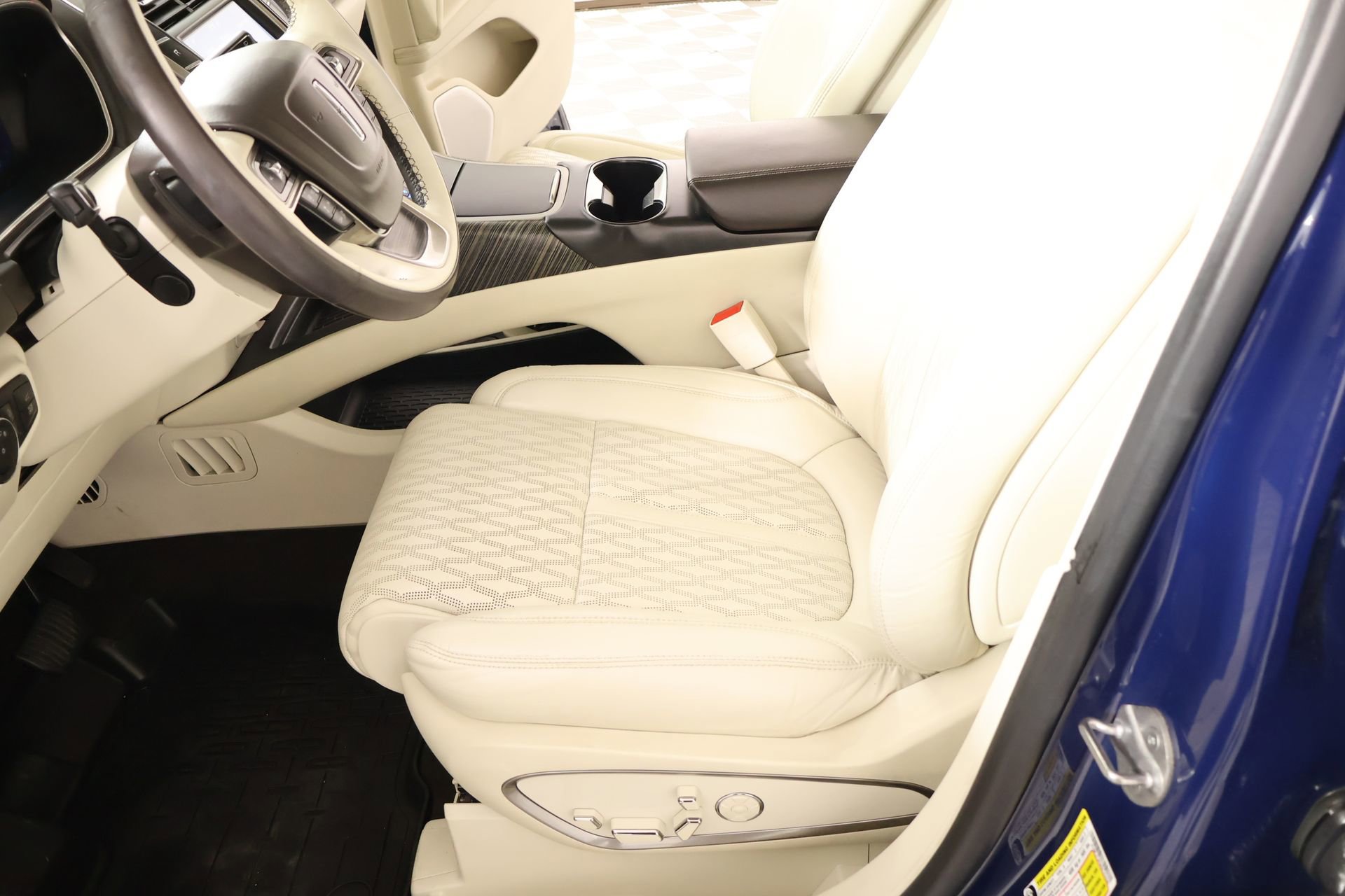 Used 2019 Lincoln Nautilus Black Label FWD image 11