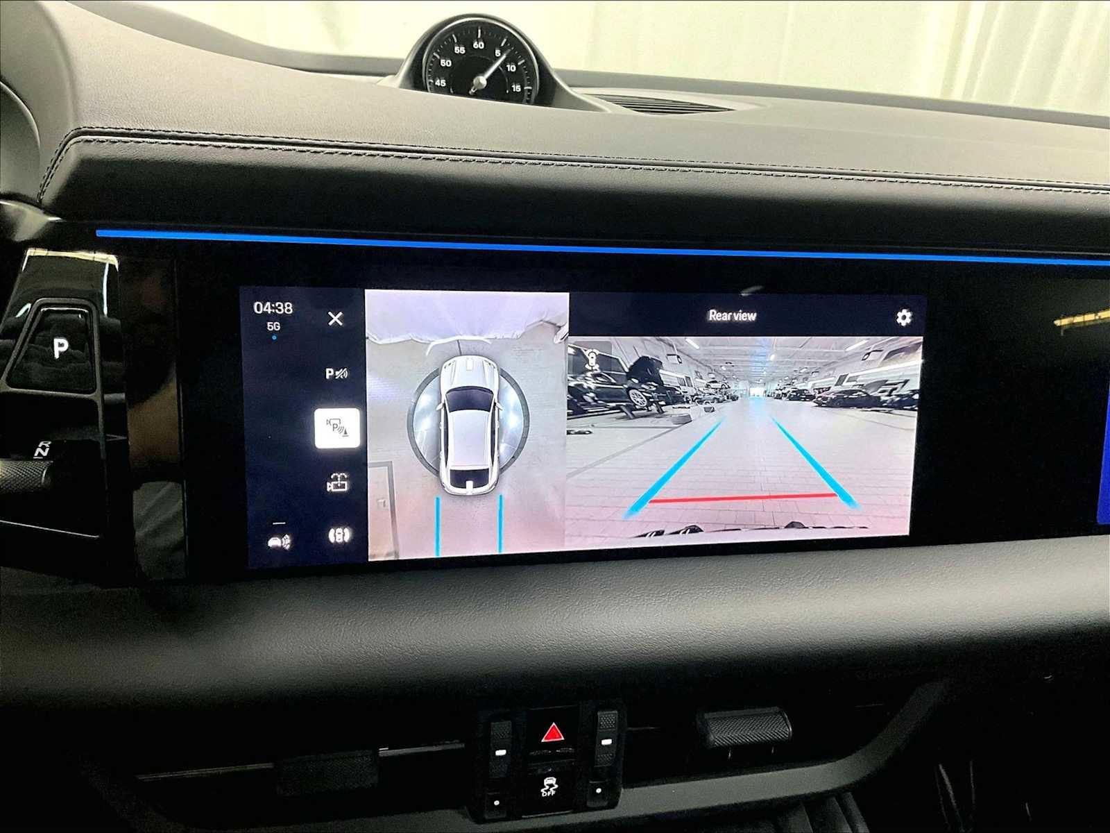 Used 2025 Porsche Macan Electric image 21