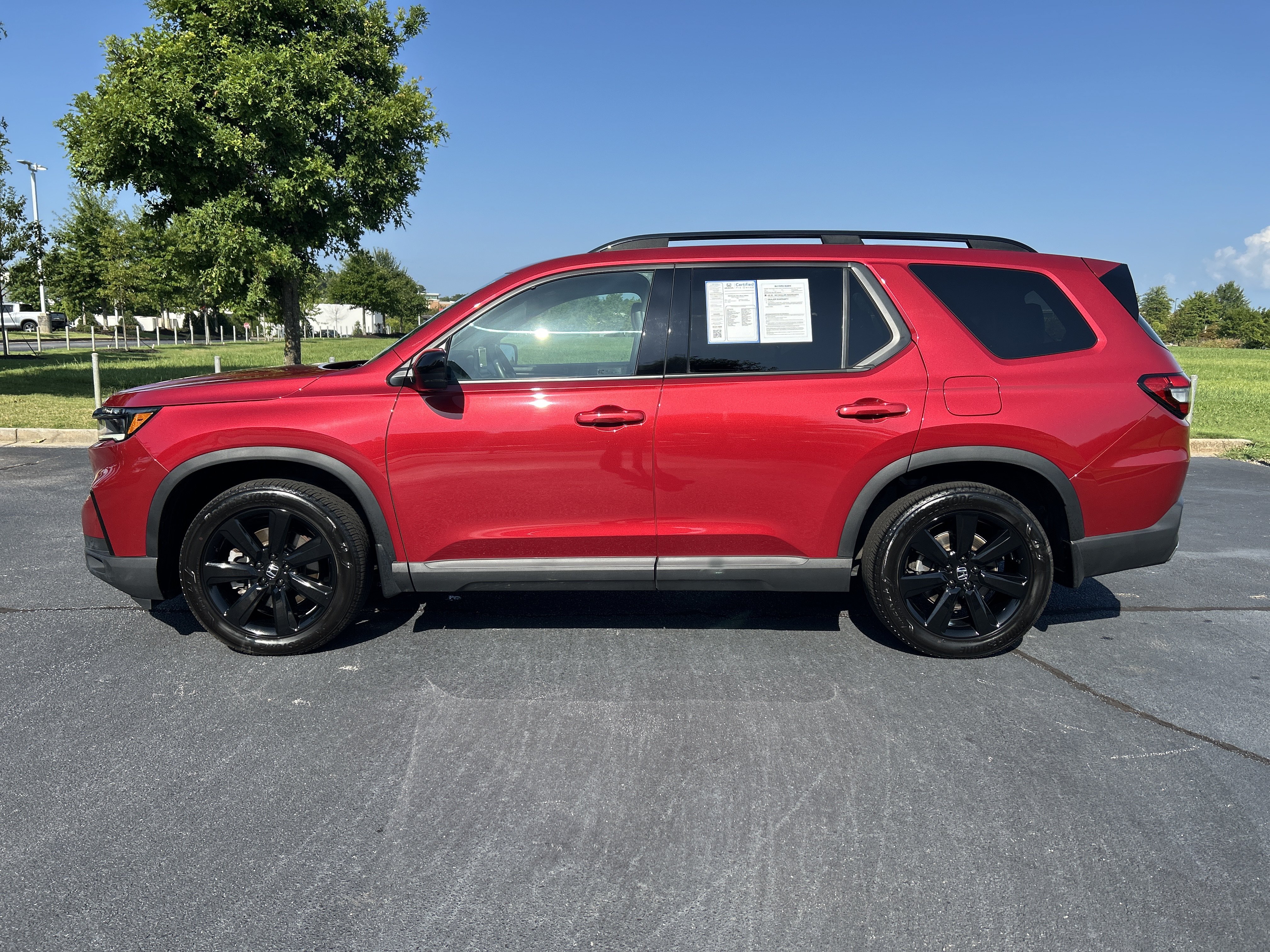 Certified 2025 Honda Pilot Black Edition image 6