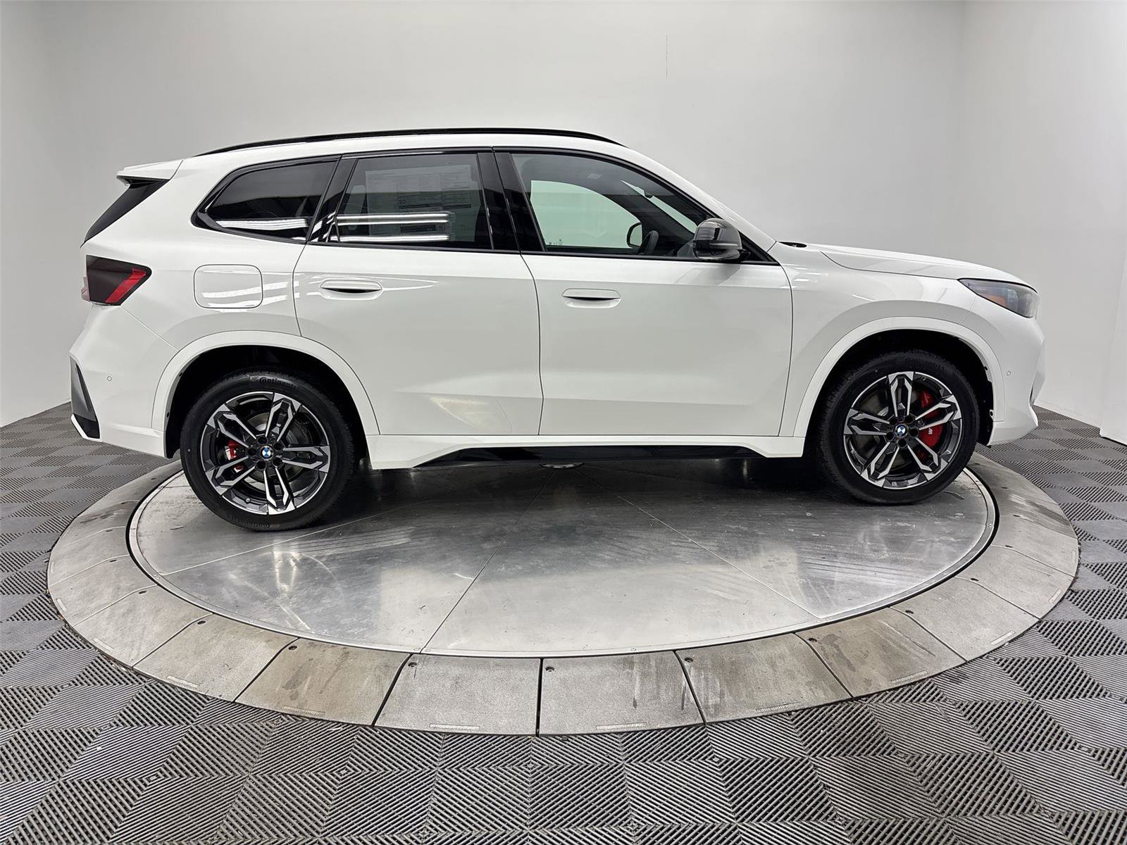 New 2026 BMW X1 xDrive28i w/ Technology Package AWD/4WD image 17