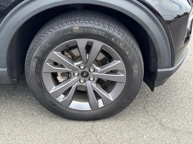 Used 2023 Ford Explorer XLT w/ Equipment Group 202A AWD/4WD image 7