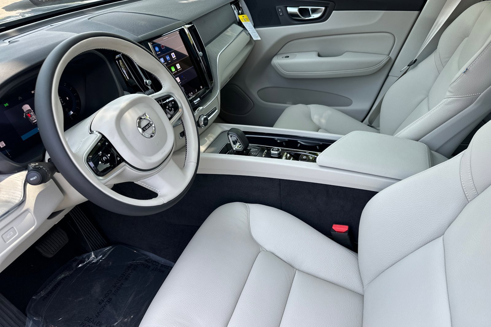 New 2025 Volvo XC60 B5 Plus w/ Climate Package image 8