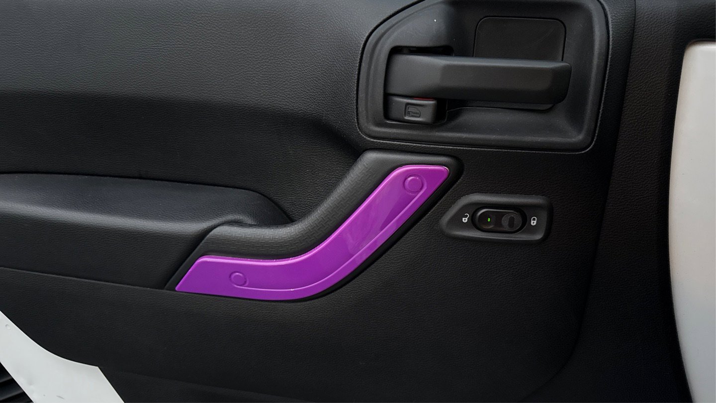 Used 2013 Jeep Wrangler Unlimited Sahara w/ Connectivity Group image 22