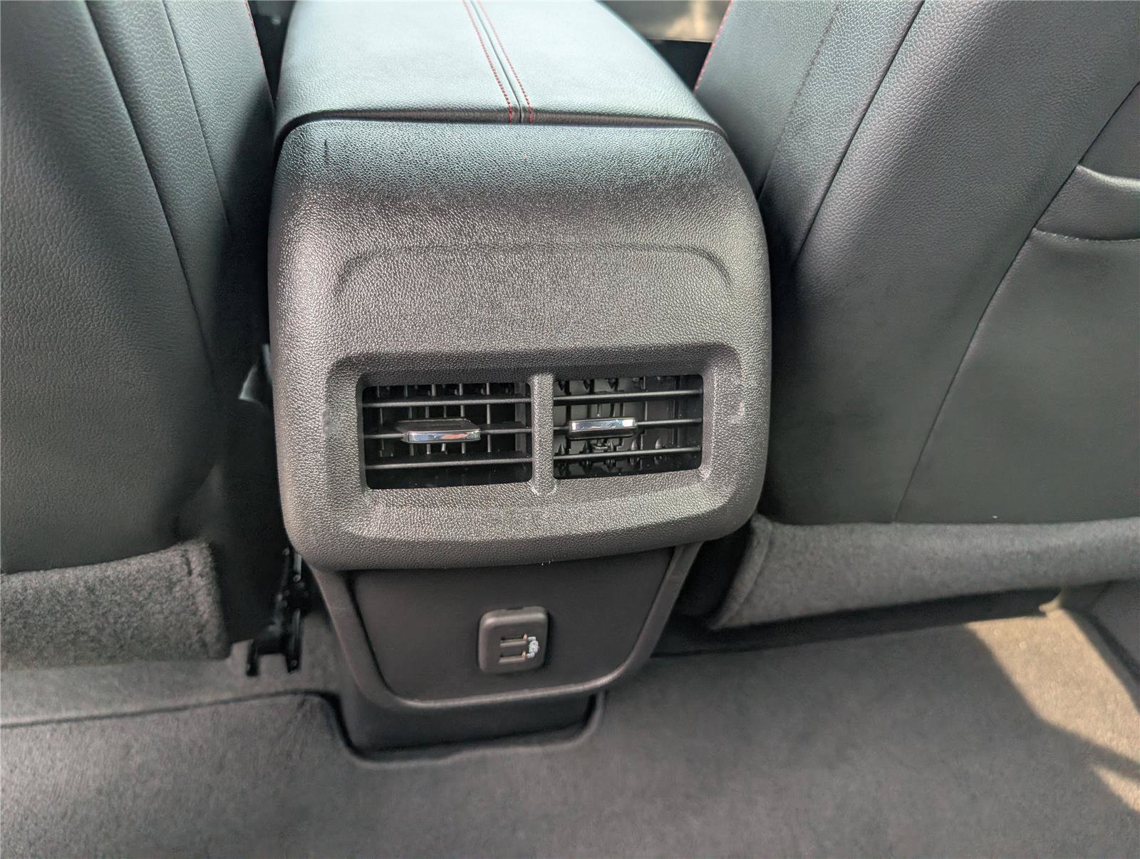 Used 2023 Chevrolet Equinox RS AWD/4WD image 19