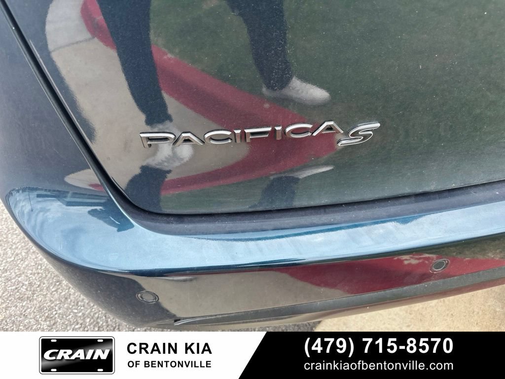 Used 2021 Chrysler Pacifica Touring w/ S Appearance Package FWD image 9