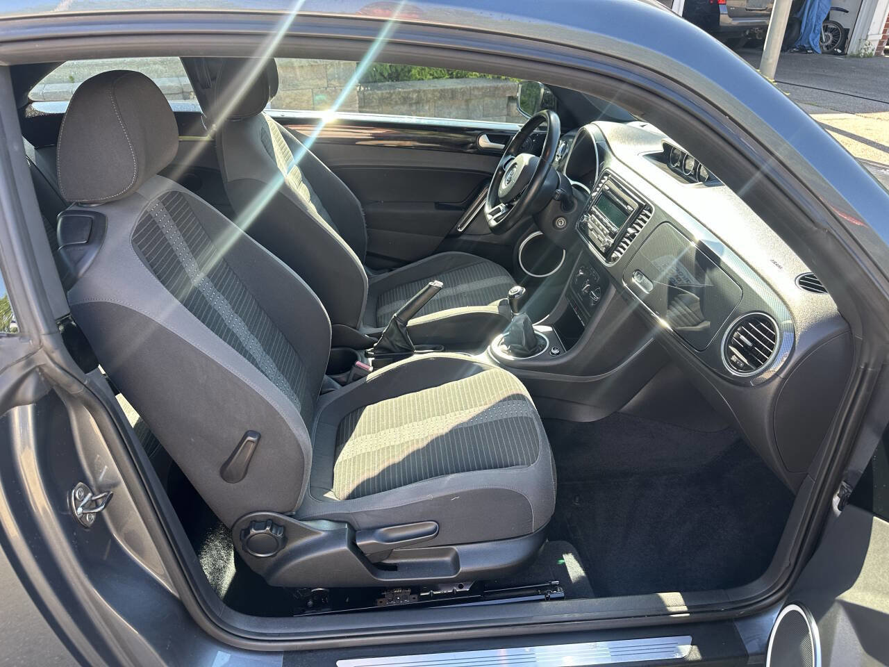 Used 2012 Volkswagen Beetle 2.0T image 23