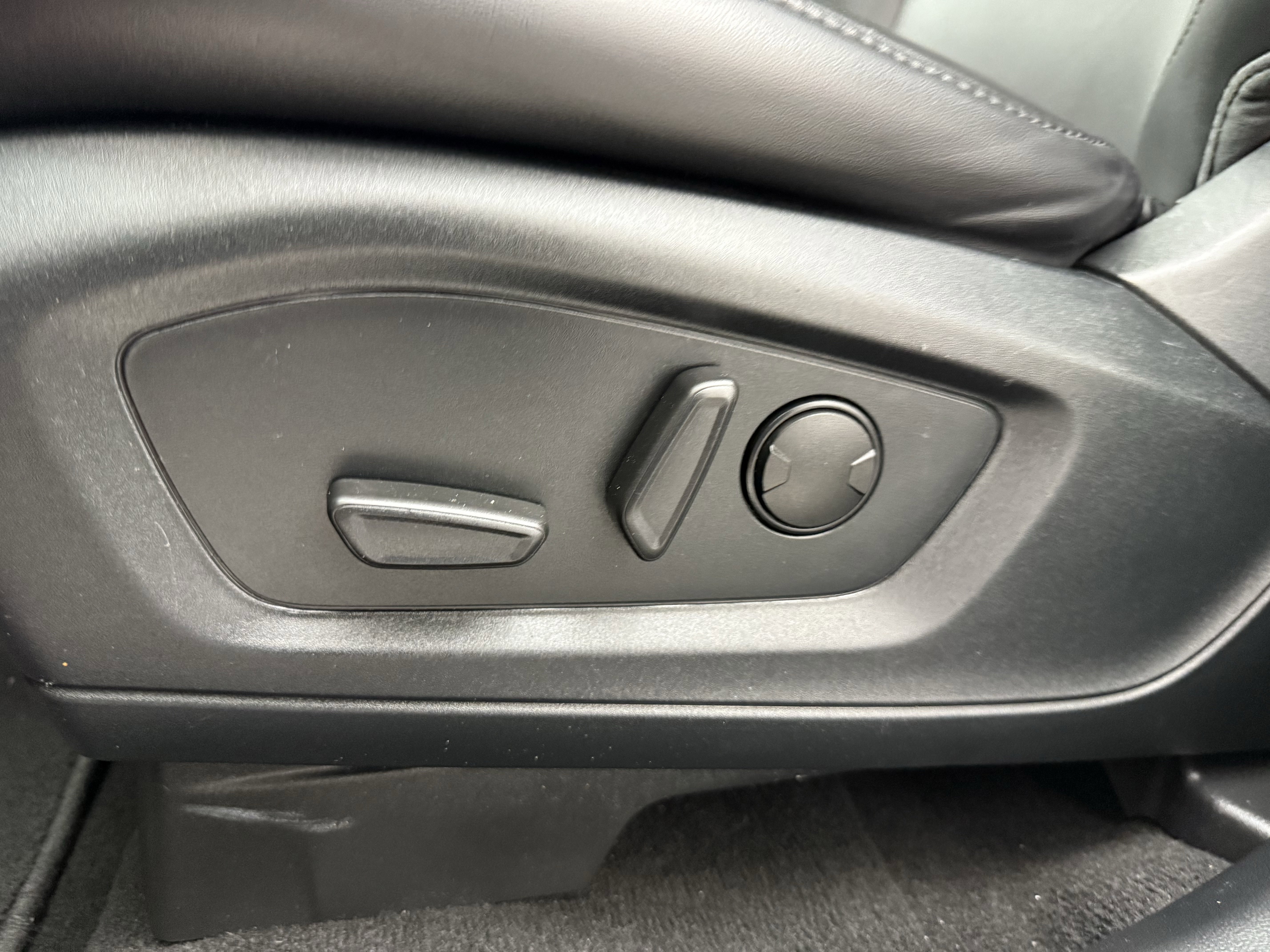 Used 2021 Ford Explorer XLT w/ Equipment Group 202A image 28