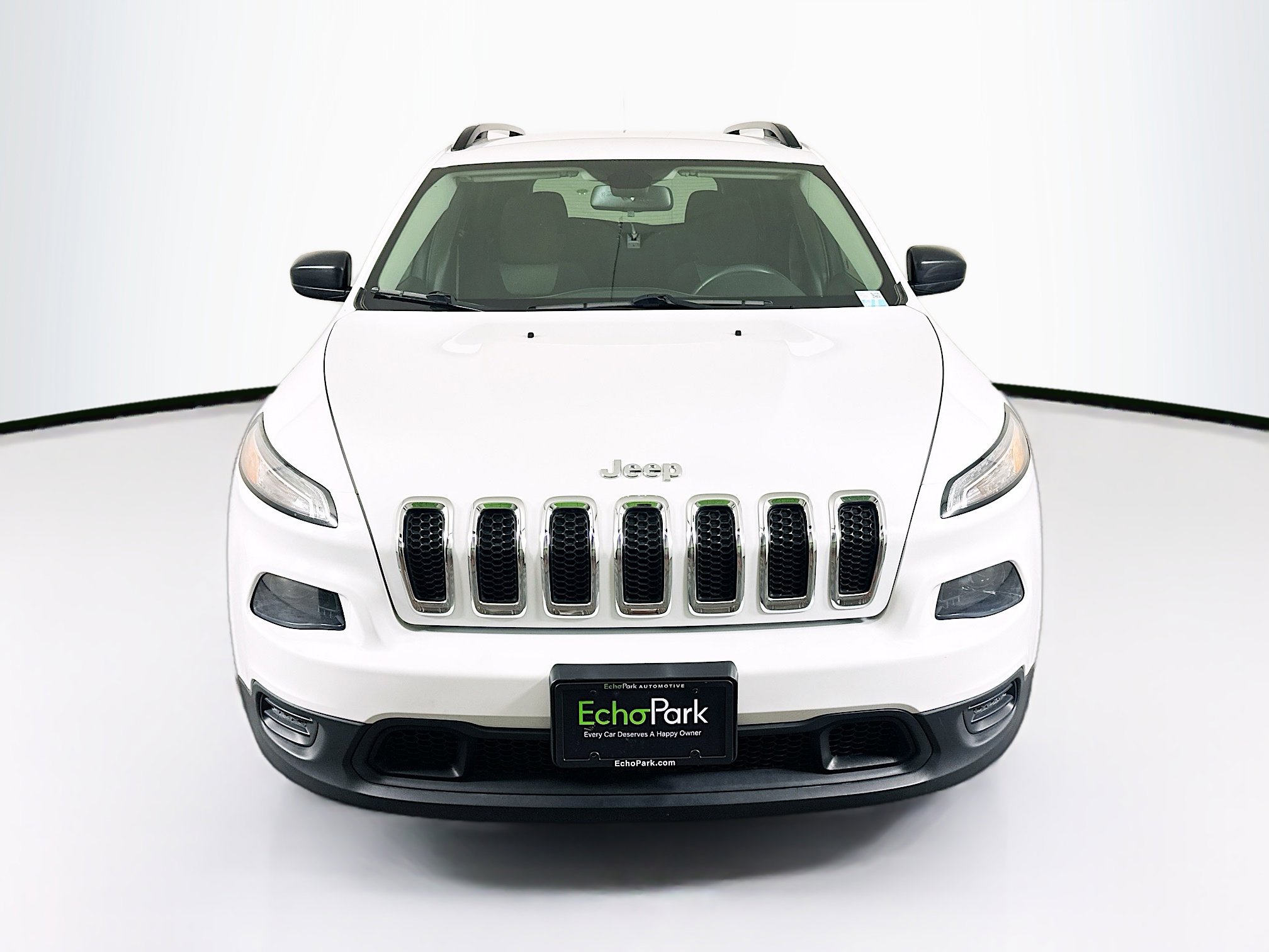 Used 2016 Jeep Cherokee Sport image 2