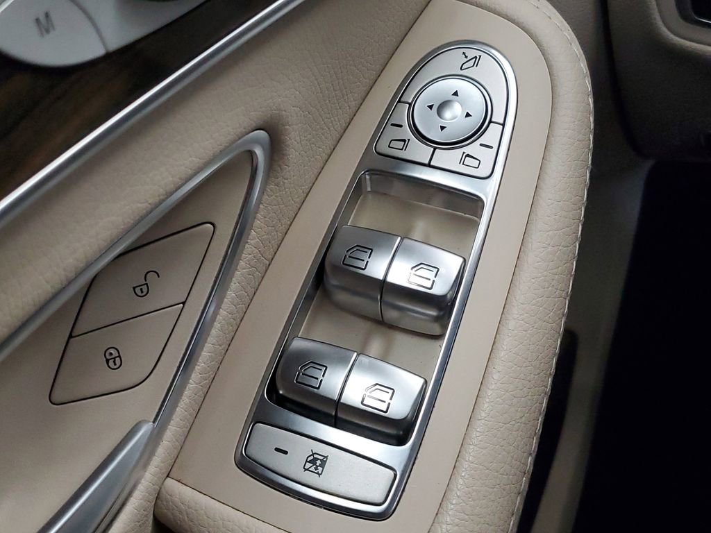 Used 2018 Mercedes-Benz C 300 4MATIC Sedan image 18
