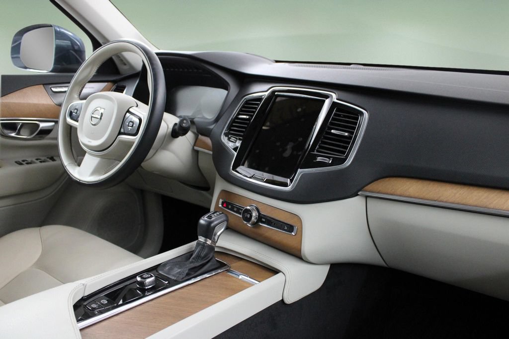 Used 2022 Volvo XC90 T6 Momentum w/ Advanced Package AWD/4WD image 21