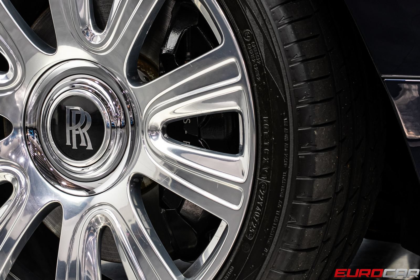 Used 2017 Rolls-Royce Dawn RWD image 23
