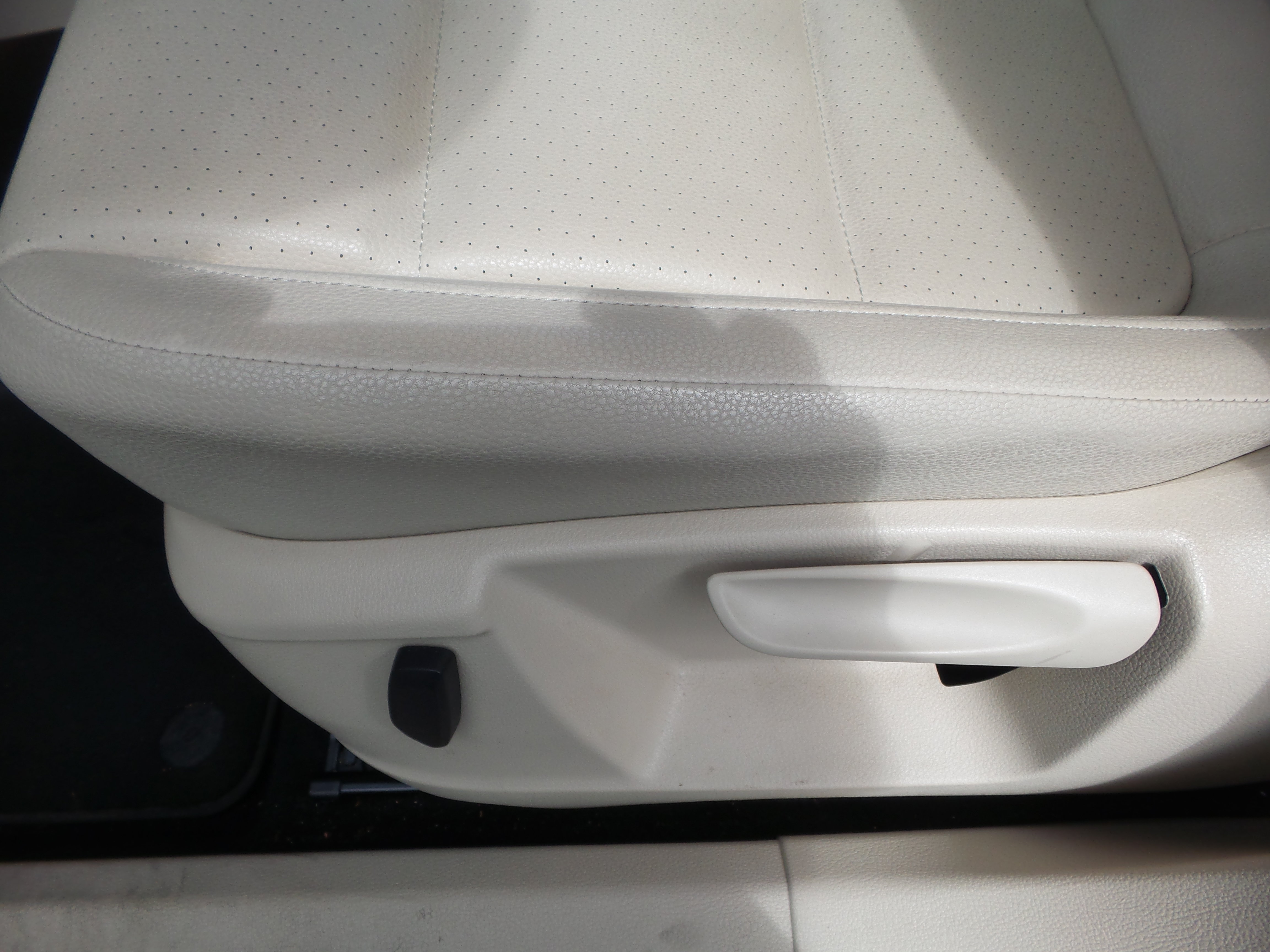 Used 2015 Volkswagen Tiguan SEL FWD image 69