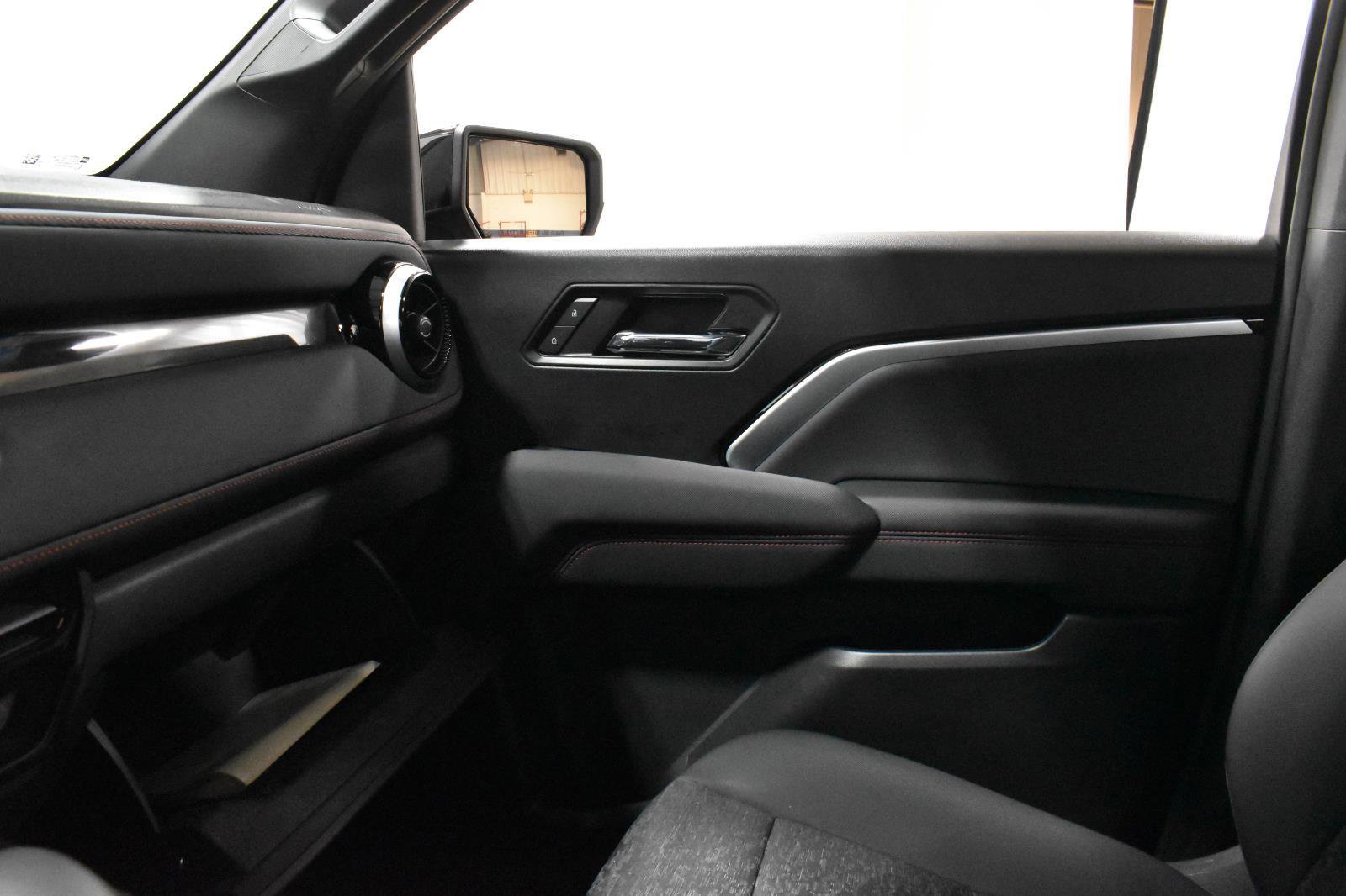 Used 2023 Chevrolet Colorado Z71 w/ Z71 Convenience Package 2 image 20