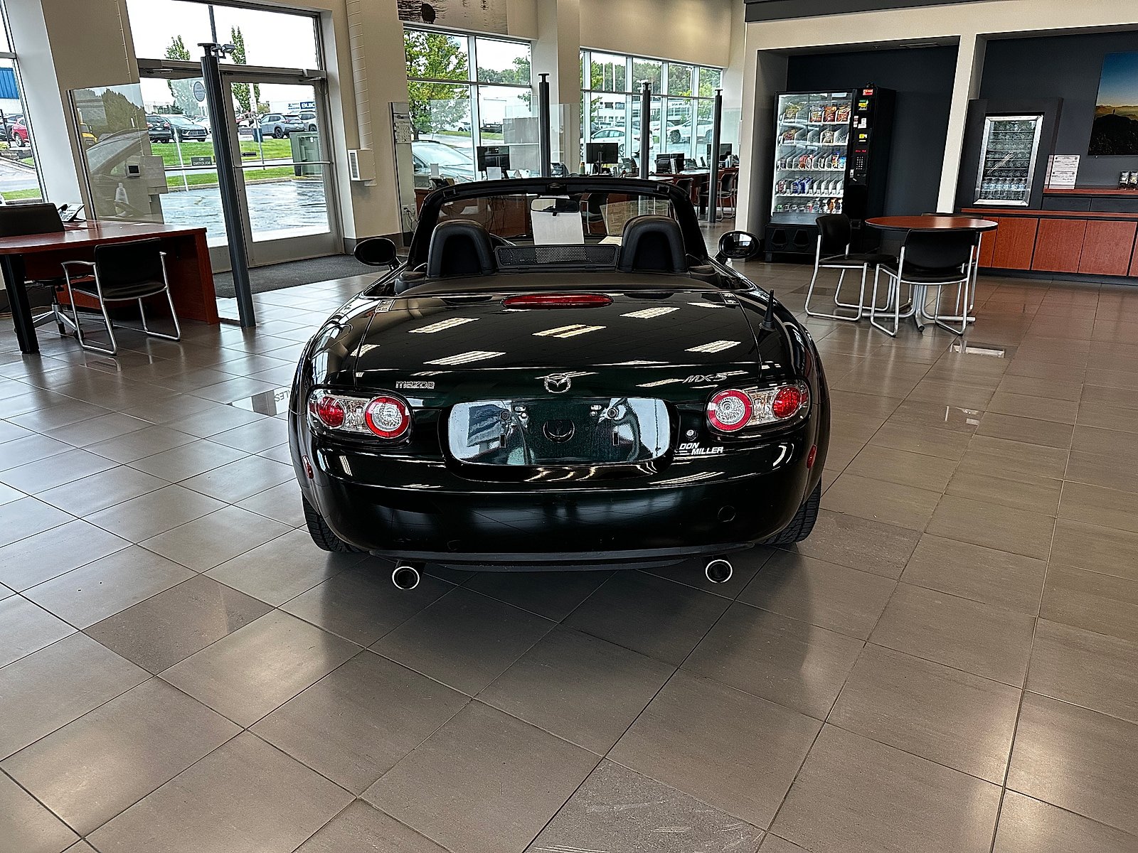 Used 2007 MAZDA MX-5 Miata Sport RWD image 4