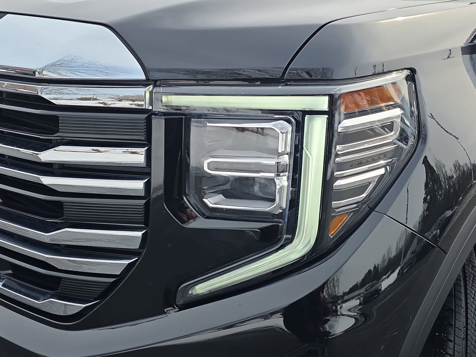 Used 2025 GMC Sierra 1500 SLT image 29