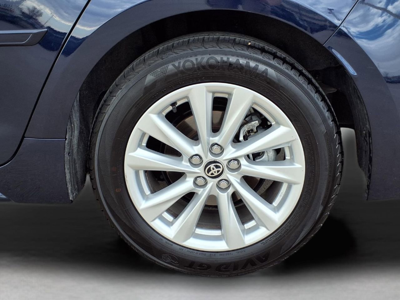 Used 2025 Toyota Corolla XLE image 3