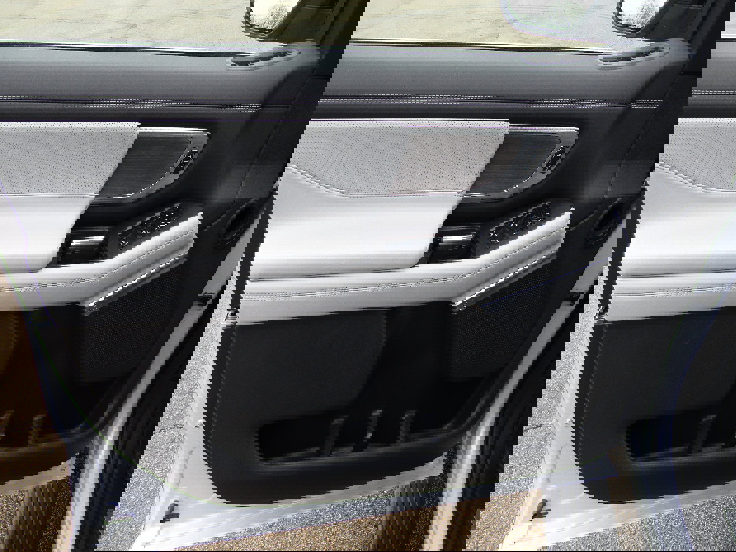 Used 2025 Ford Expedition Platinum w/ Platinum Ultimate Package image 10