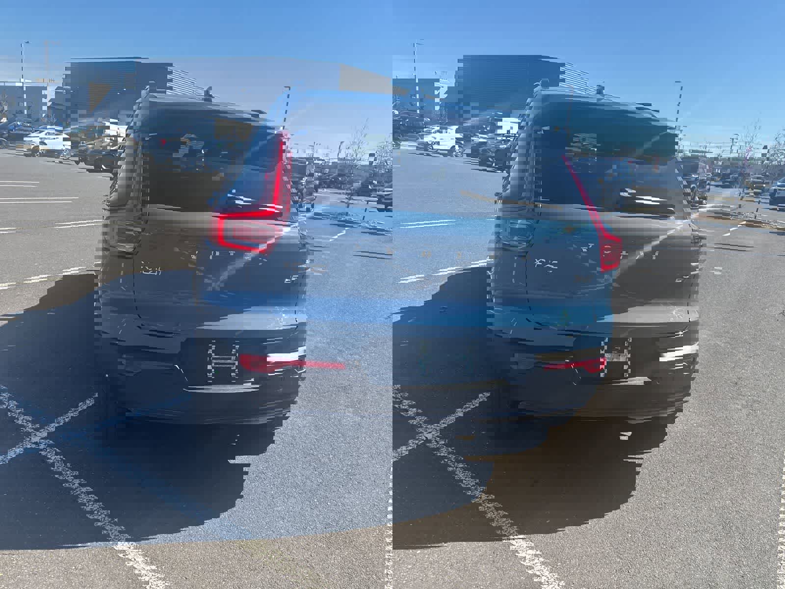 Used 2025 Volvo XC40 B5 Ultra w/ Climate Package image 19