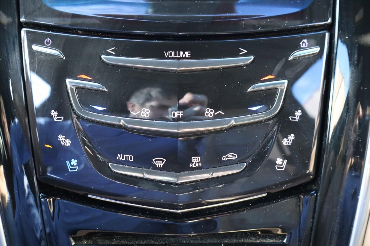 Used 2019 Cadillac Escalade ESV Platinum image 16