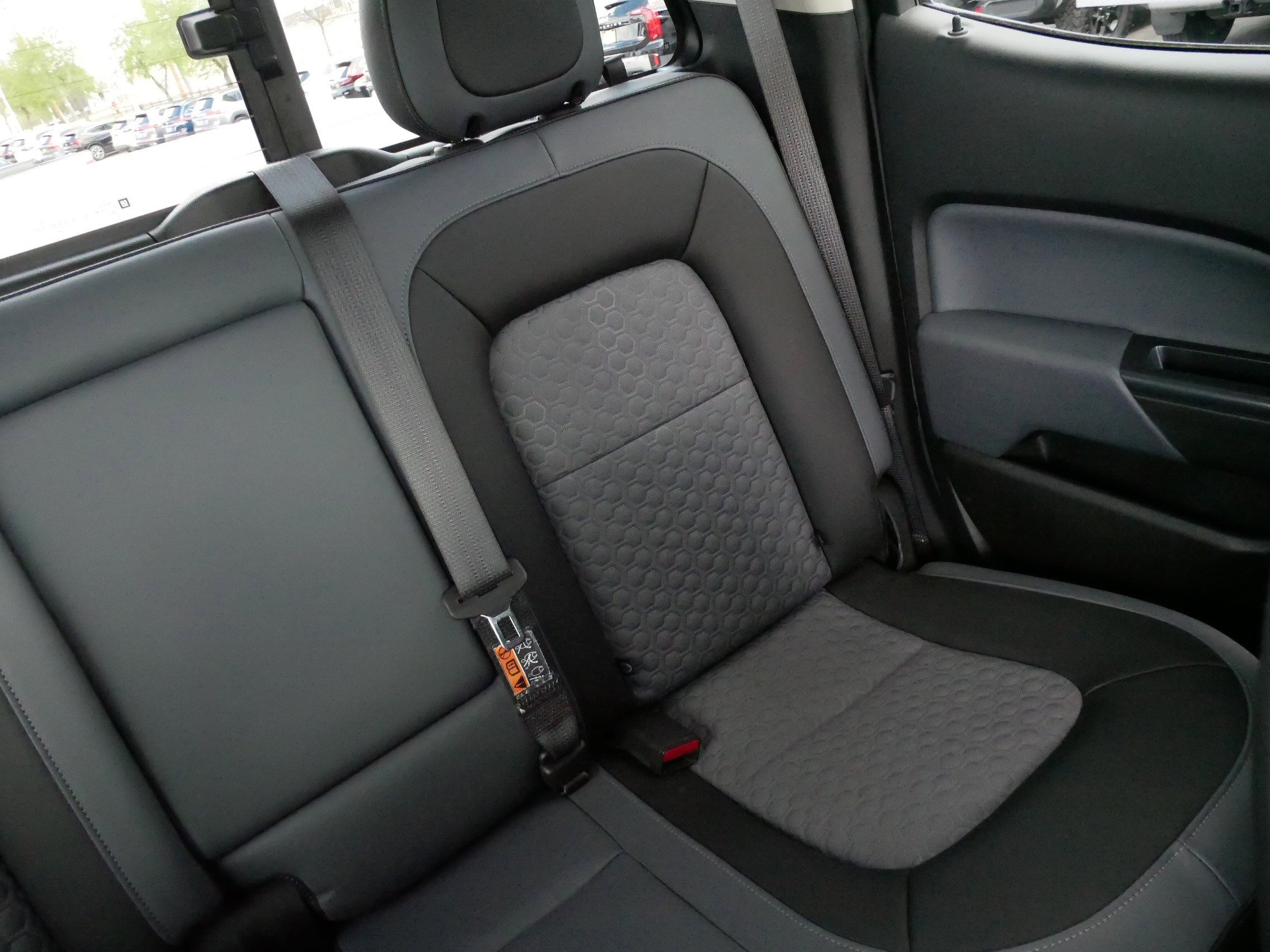 Used 2021 Chevrolet Colorado Z71 w/ Safety Package AWD/4WD image 14
