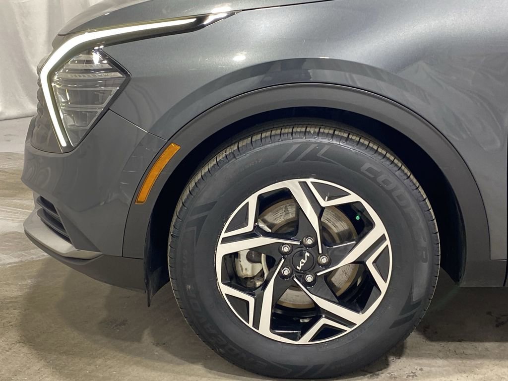 Used 2024 Kia Sportage LX image 18