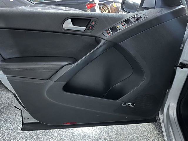 Used 2014 Volkswagen Tiguan SEL AWD/4WD image 13