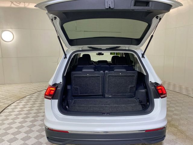 Used 2022 Volkswagen Tiguan SE FWD image 31