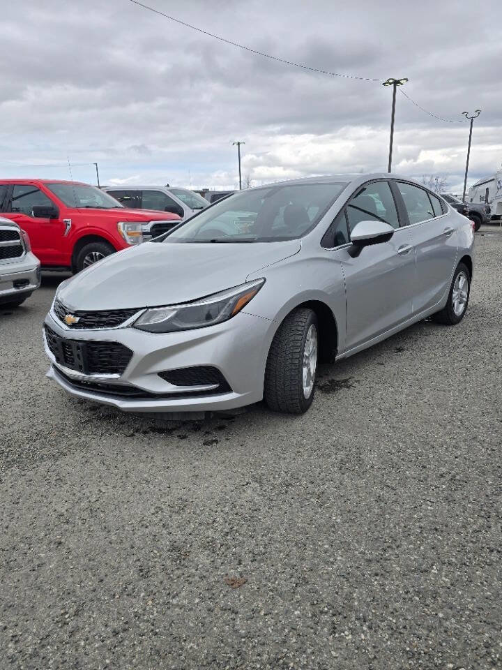 Used 2016 Chevrolet Cruze LT FWD image 2