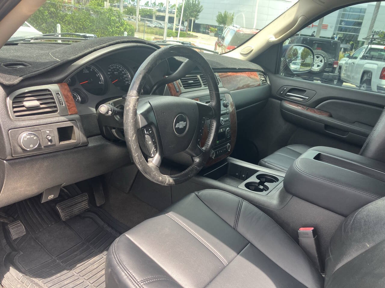 Used 2007 Chevrolet Suburban LT w/ LT Preferred Equipment Group RWD image 22