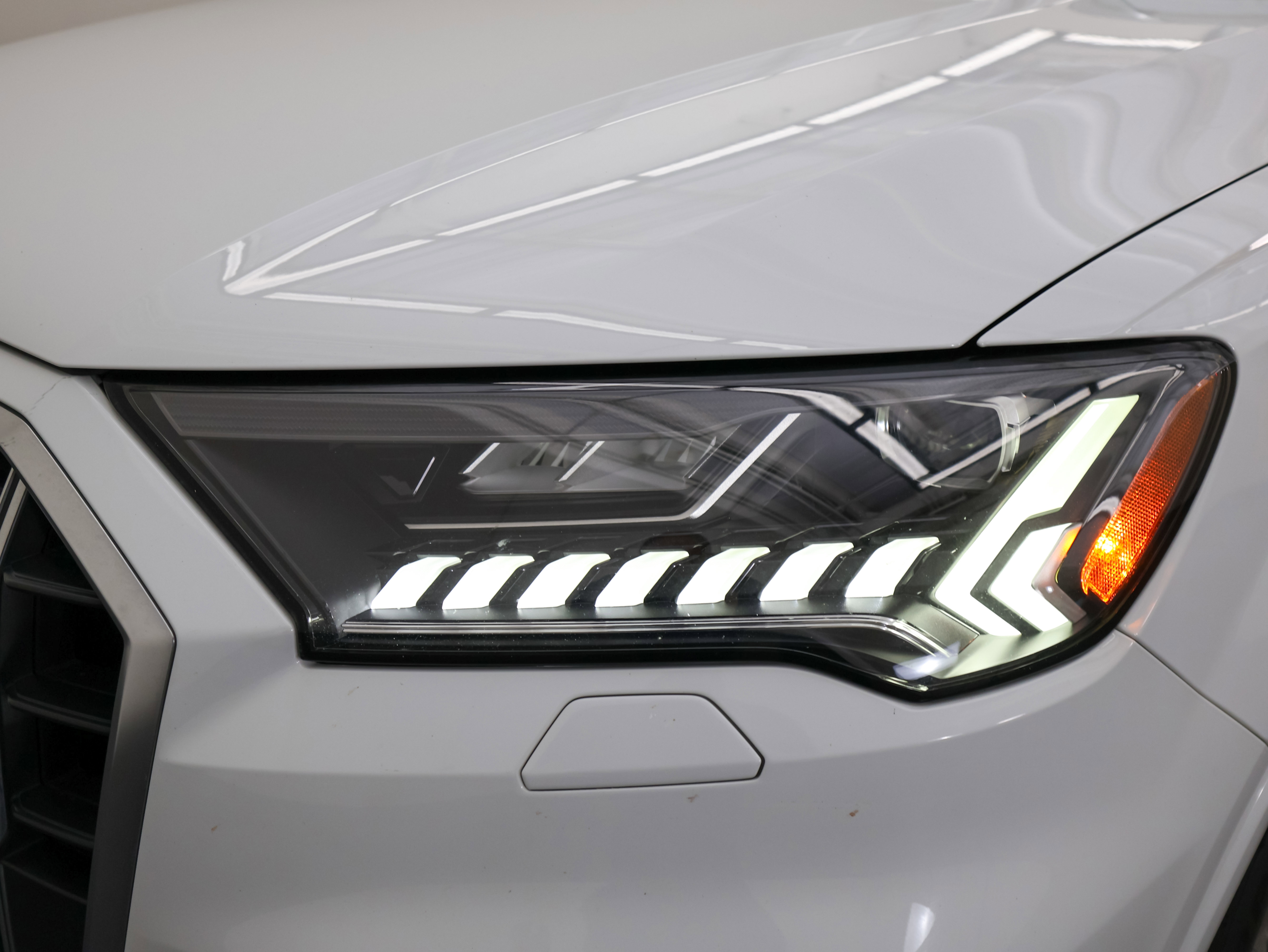 Used 2022 Audi SQ7 Premium Plus AWD/4WD image 49