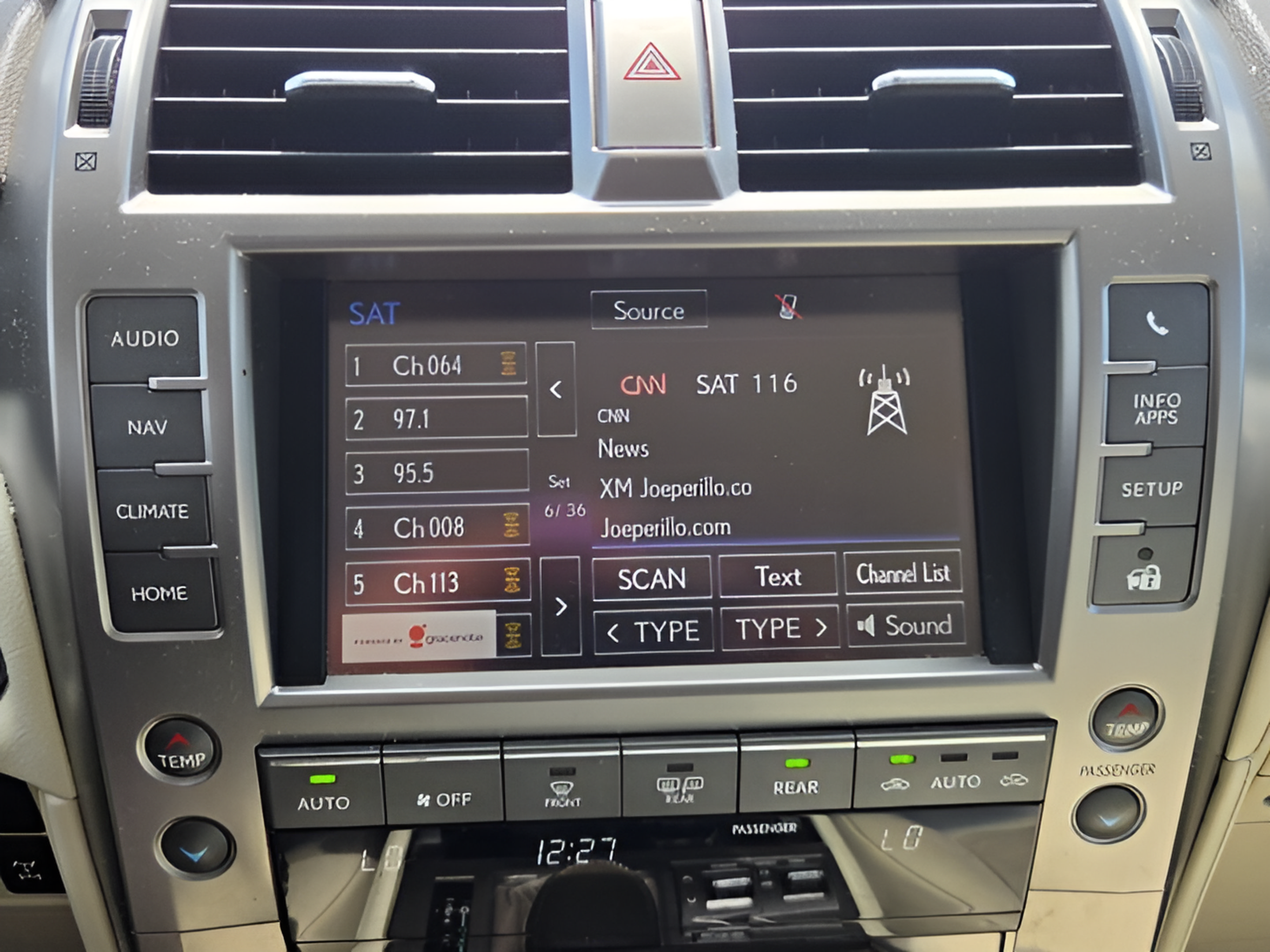 Used 2017 Lexus GX 460 Luxury AWD/4WD image 17