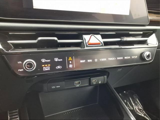 Used 2024 Kia Niro EX Touring image 21