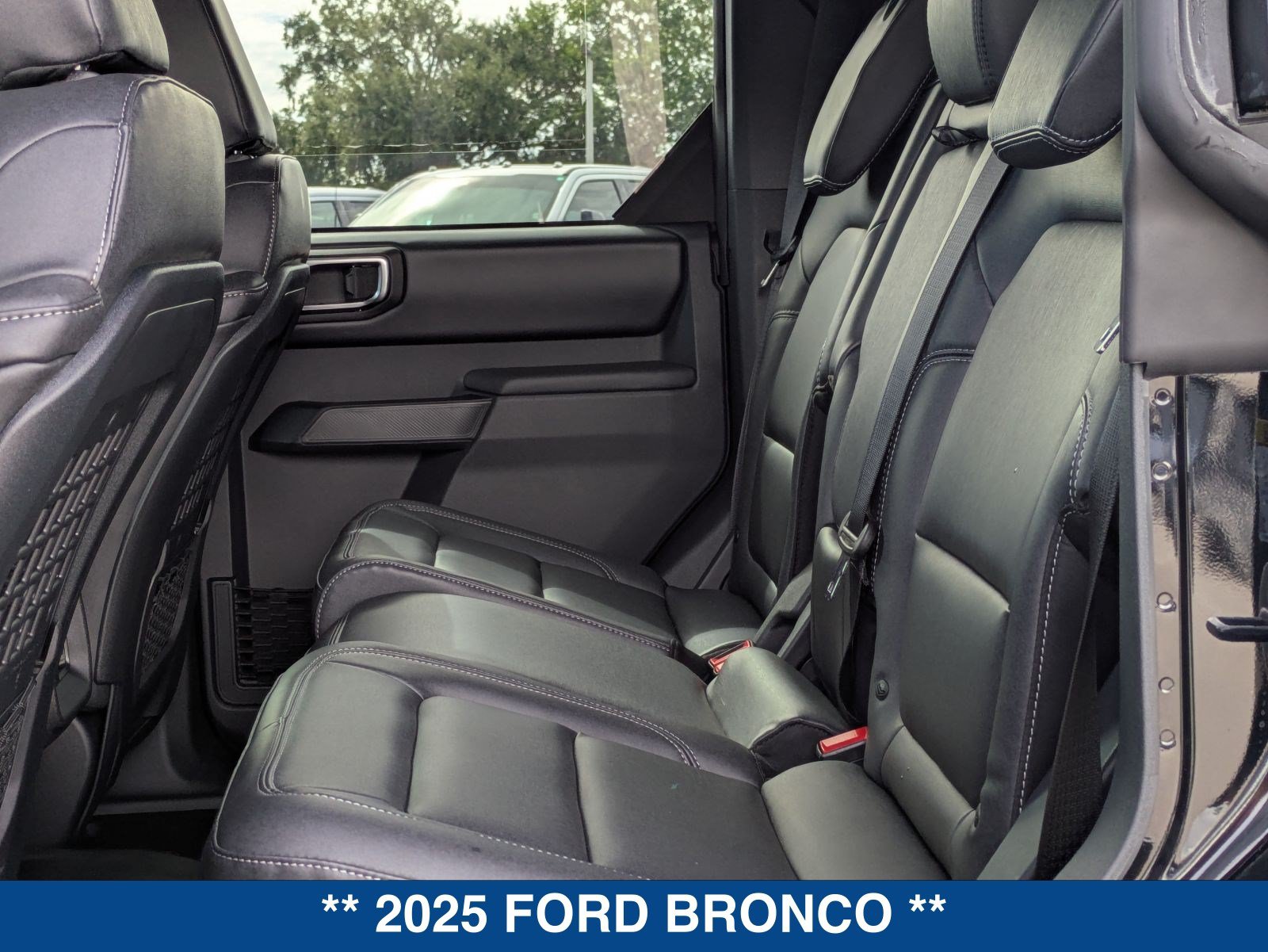 Used 2025 Ford Bronco Badlands AWD/4WD image 52