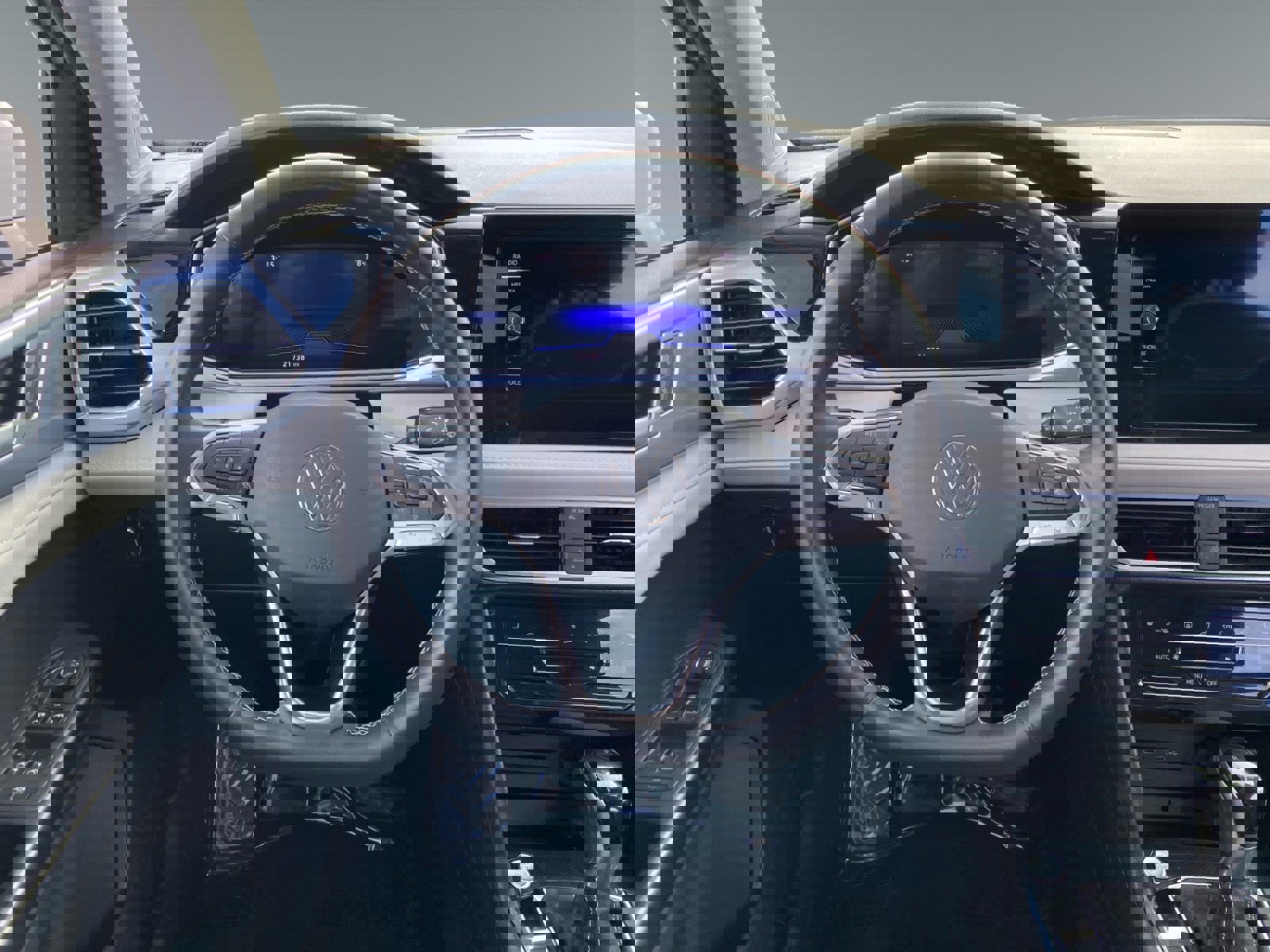 Used 2025 Volkswagen Taos SE image 12